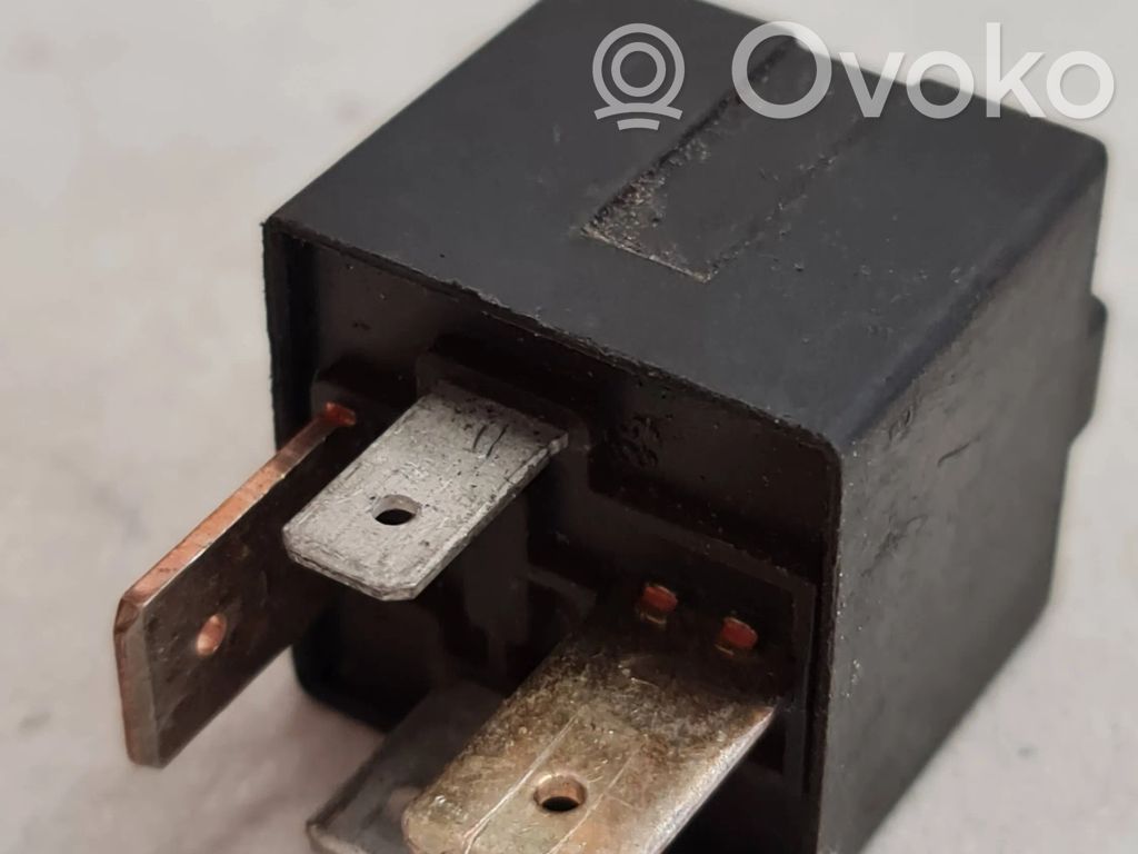 Otros relés   12V50A,852876,69230,13132367