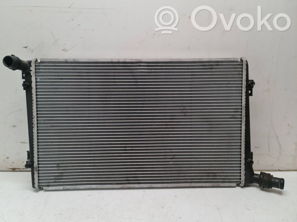 Volkswagen Golf V Aušinimo skysčio radiatorius 