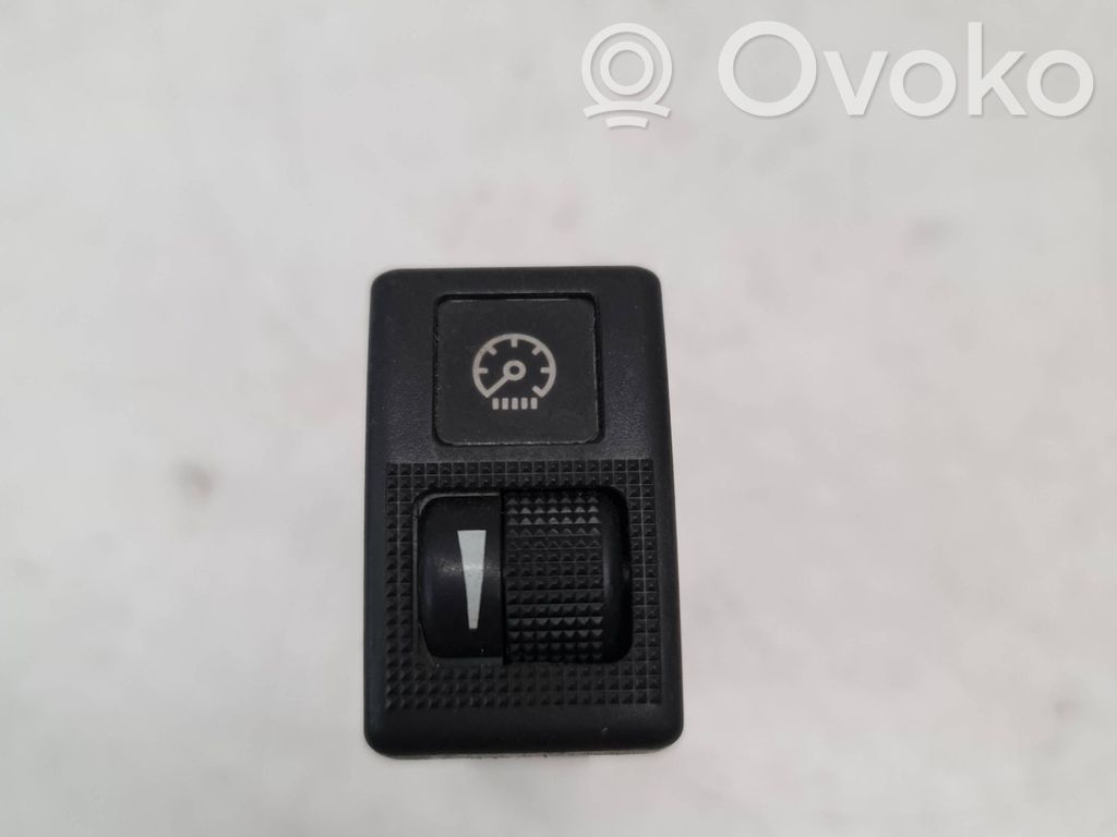 Headlight level height control switch   440Q51
