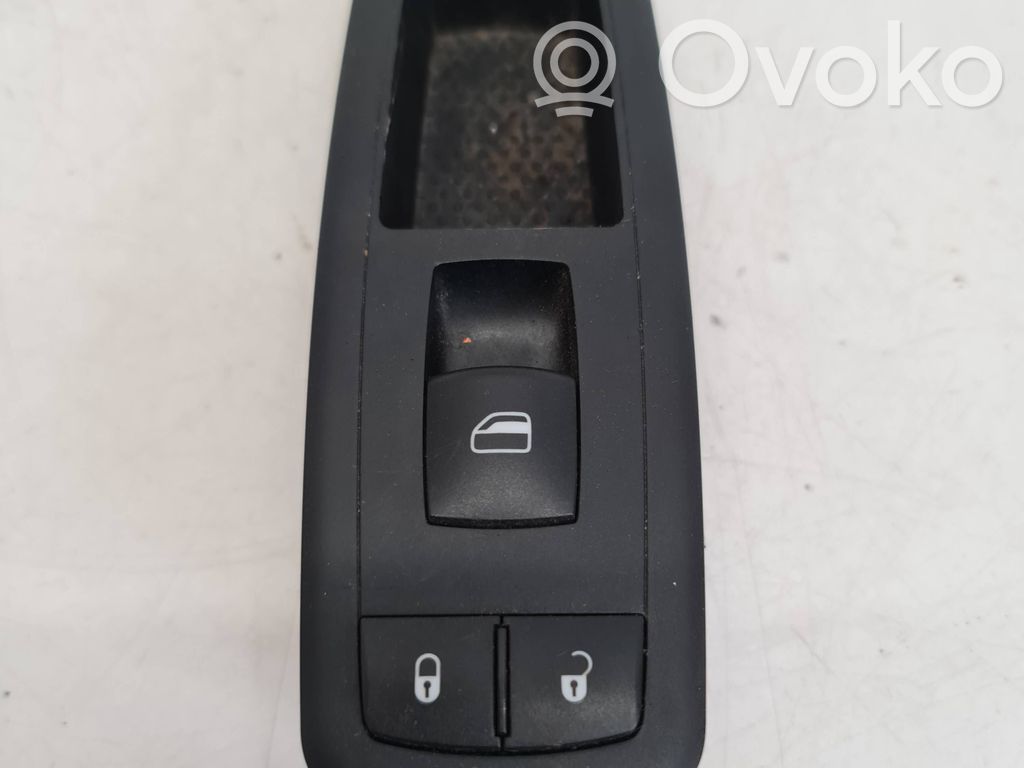Chrysler Voyager Electric window control switch 