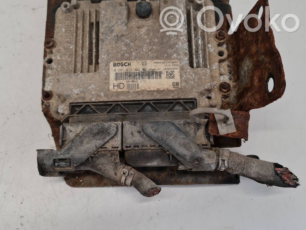Opel Zafira B Engine control unit/module 