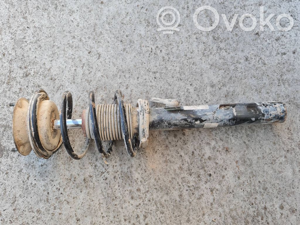 BMW 1 E81 E87 Etuiskunvaimennin kierrejousella 
