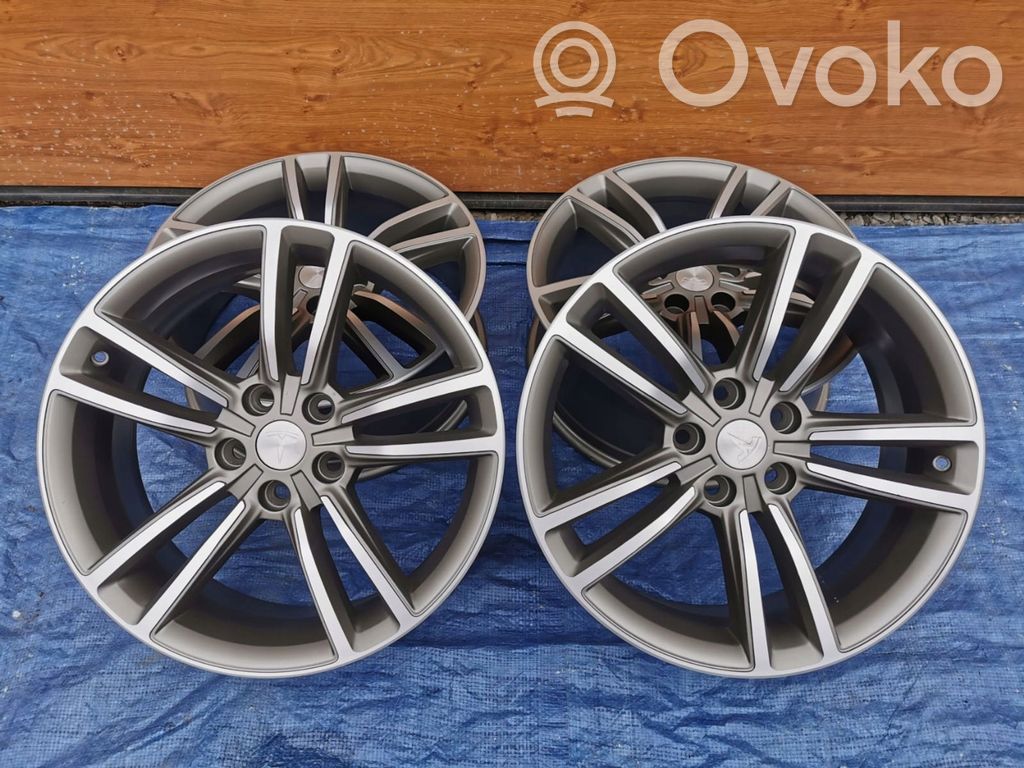 R19 alloy rim