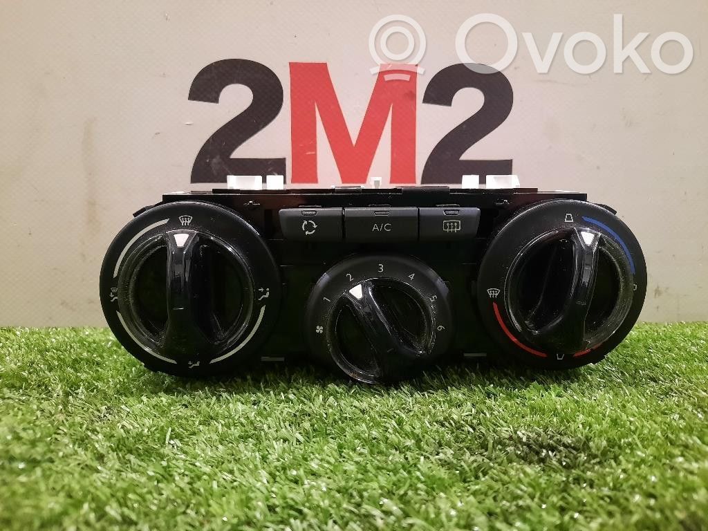 Peugeot 208 I Climate control unit 