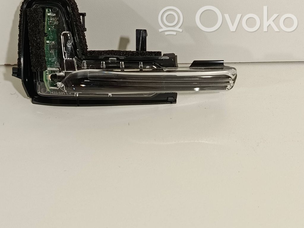 Volvo XC60 Mirror indicator light 