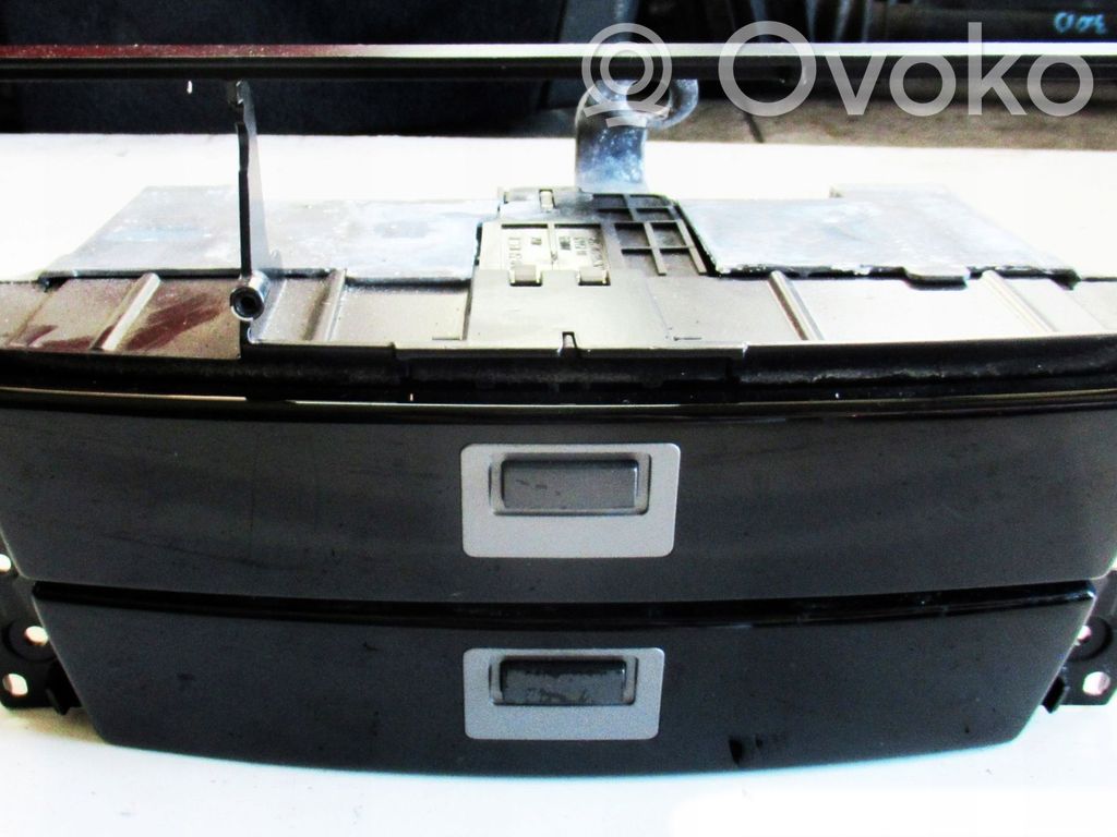 BMW 7 E65 E66 Kojelaudan säilytyslokero 