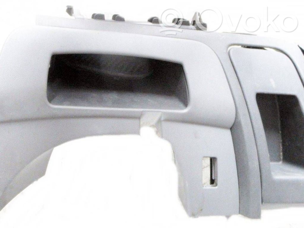 Guantera   1498140077