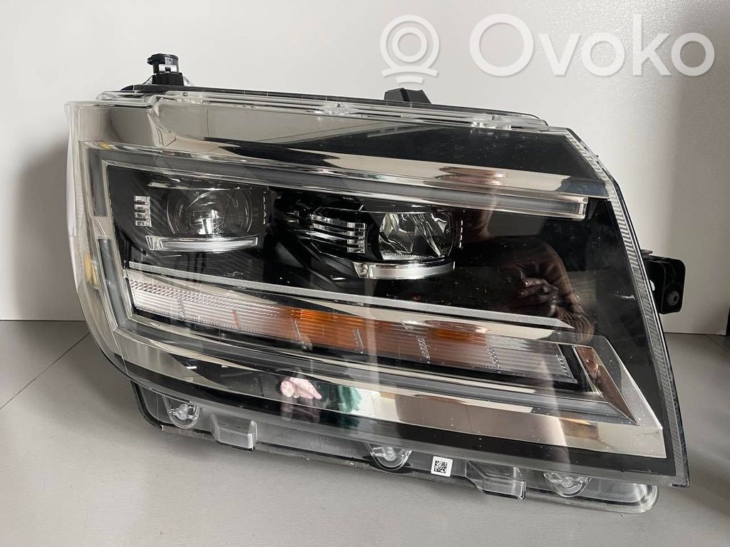Volkswagen Crafter Lampa przednia 