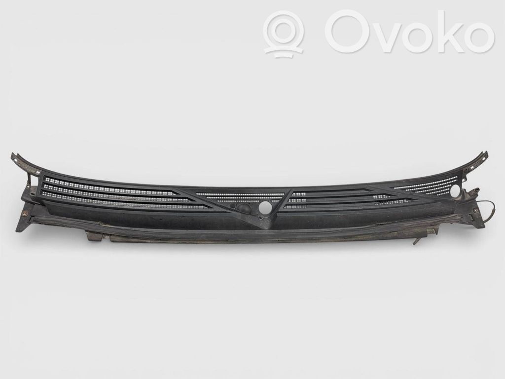 Cadillac Escalade Wiper trim 