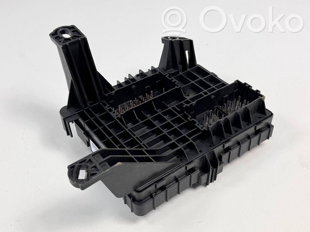 Cadillac Escalade IV Fuse box set 
