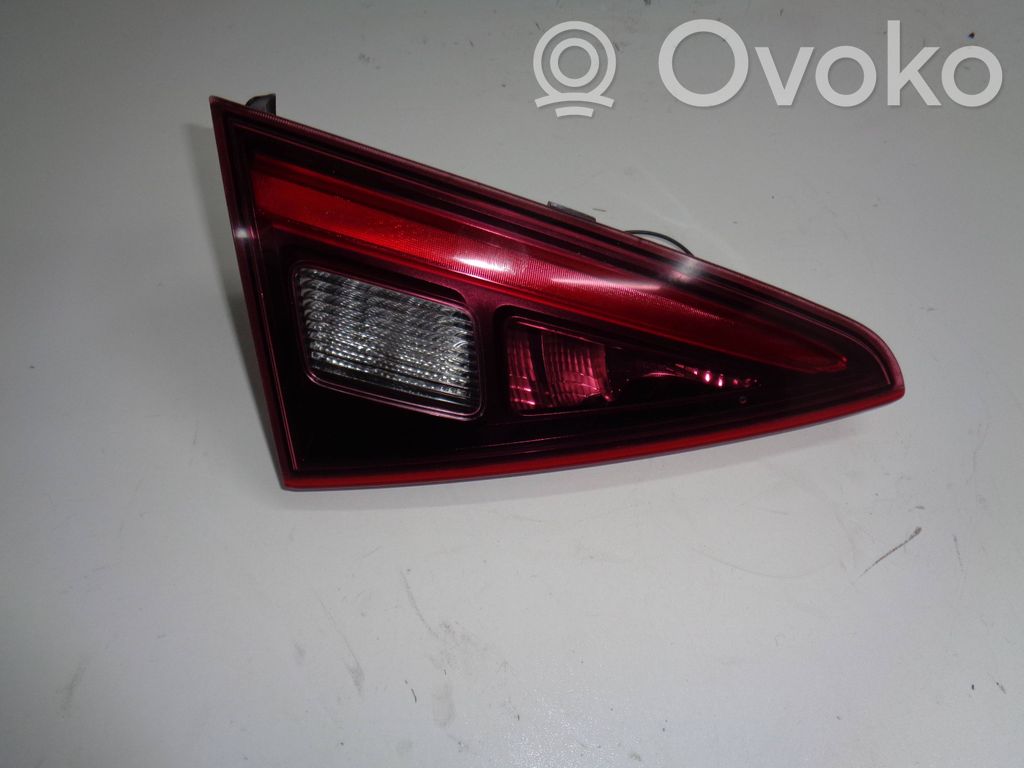 Alfa Romeo Giulia Takaluukun takavalot 