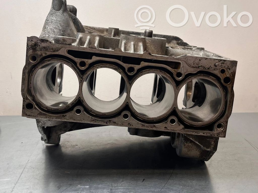 Volkswagen Golf IV Bloque de motor 