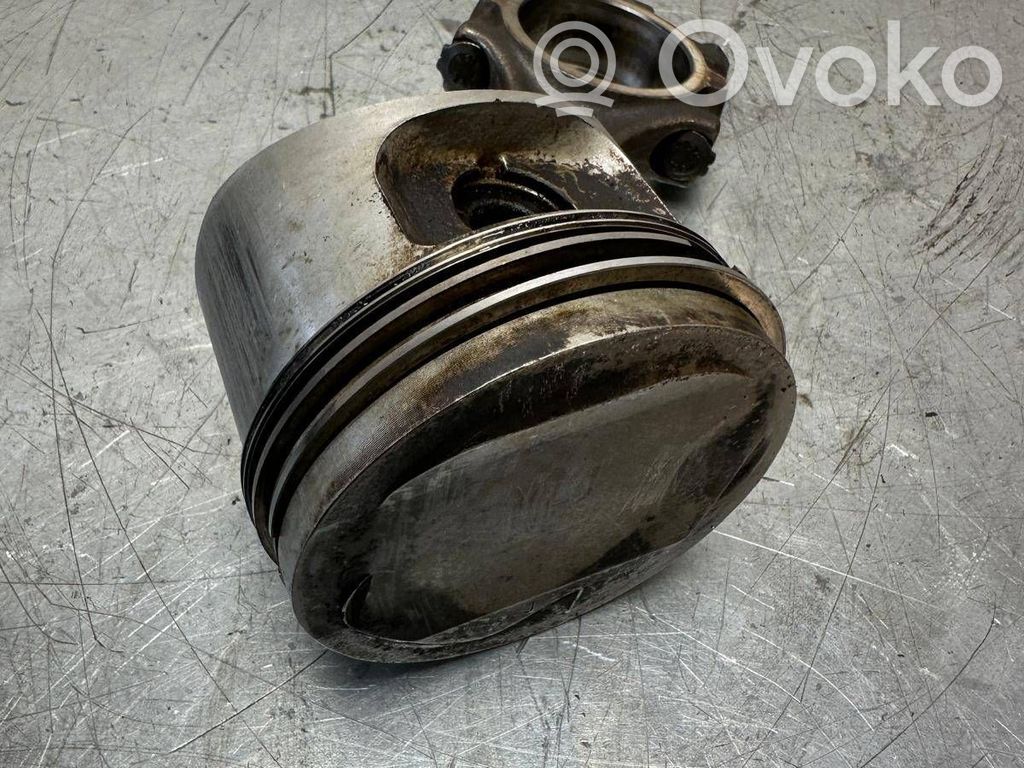 BMW 7 E32 Kolben mit Pleuel 