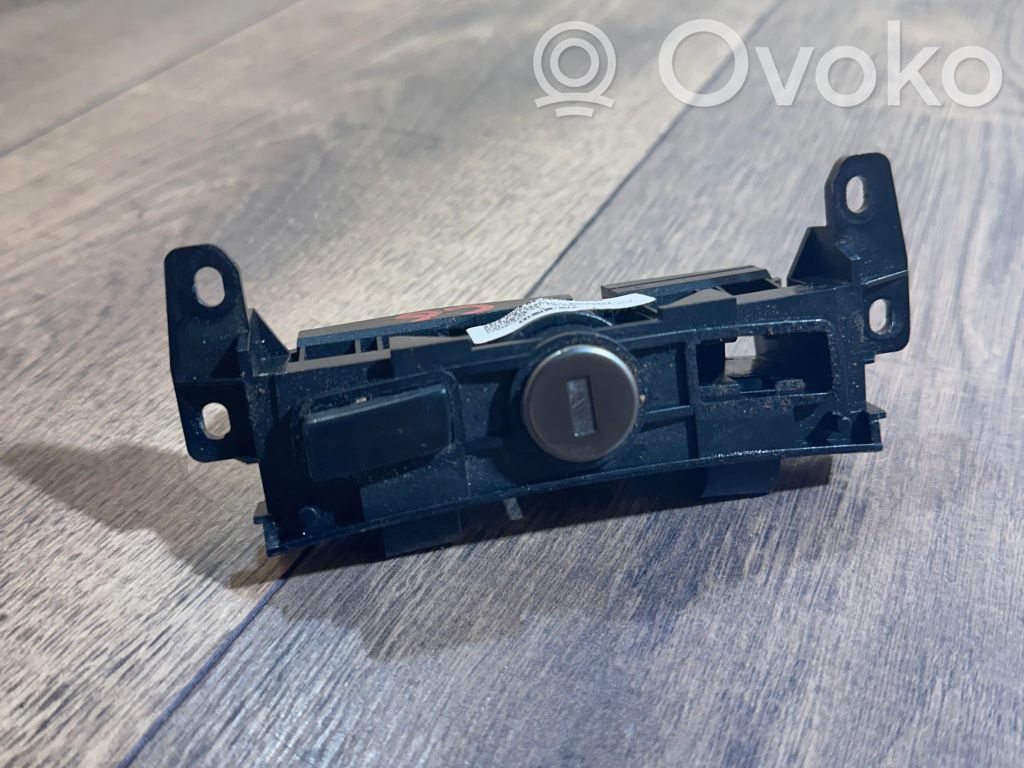 BMW 7 E65 E66 Armlehnenschloss 
