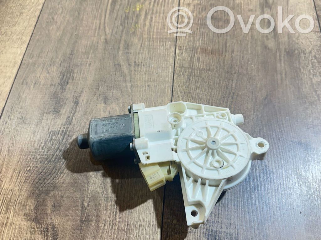 Mercedes-Benz C W204 Front door window regulator motor 