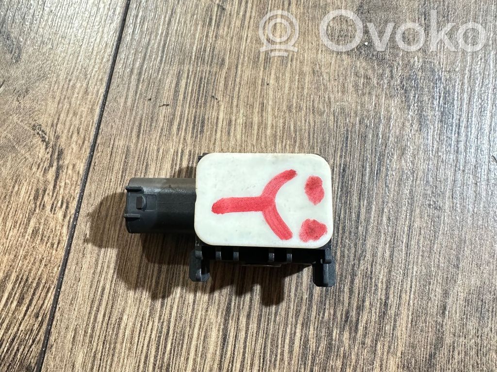 Mercedes-Benz C W204 Airbag deployment crash/impact sensor 