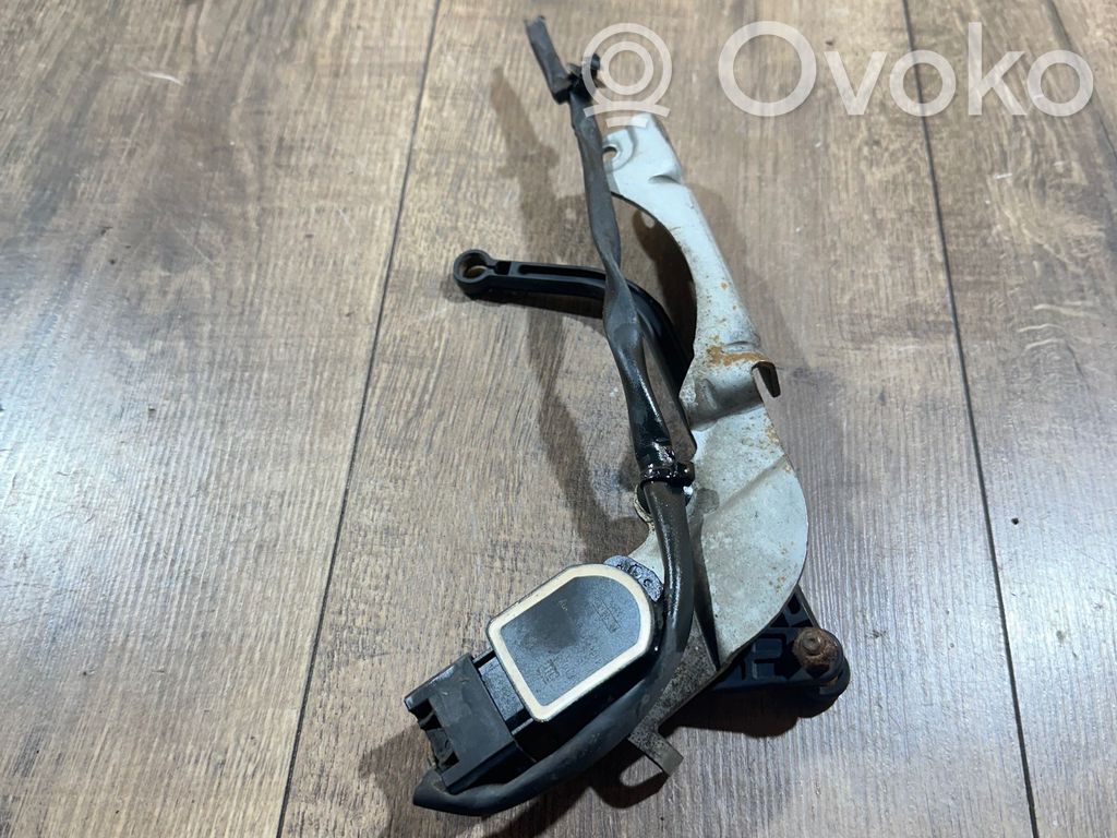 Mercedes-Benz C W204 Air suspension front height level sensor 