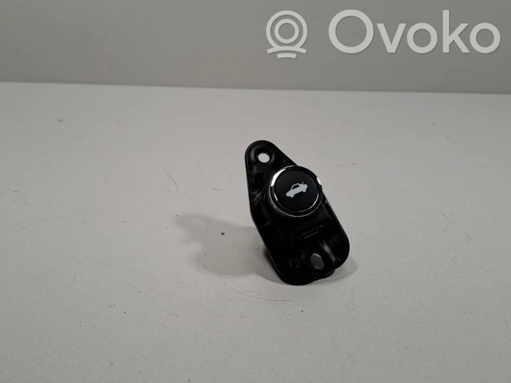 Lancia Thema Tailgate/trunk/boot open switch 