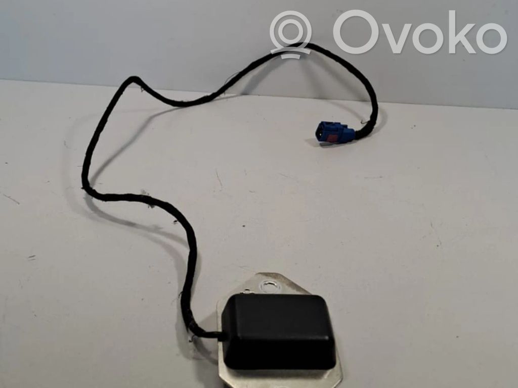 Lancia Thema Aerial GPS antenna 