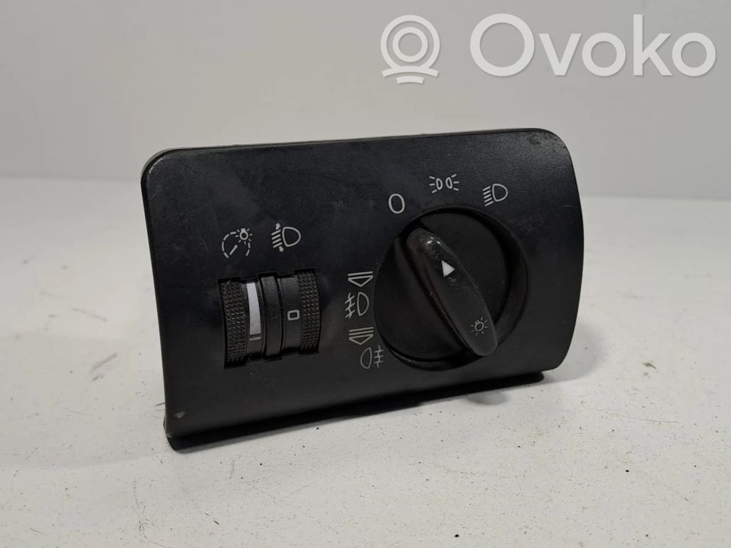 Light switch   4B2941531