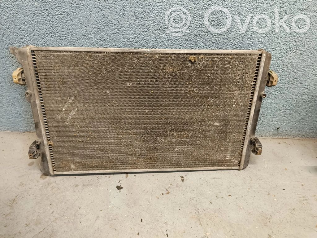 Volkswagen Golf IV Radiateur de refroidissement 