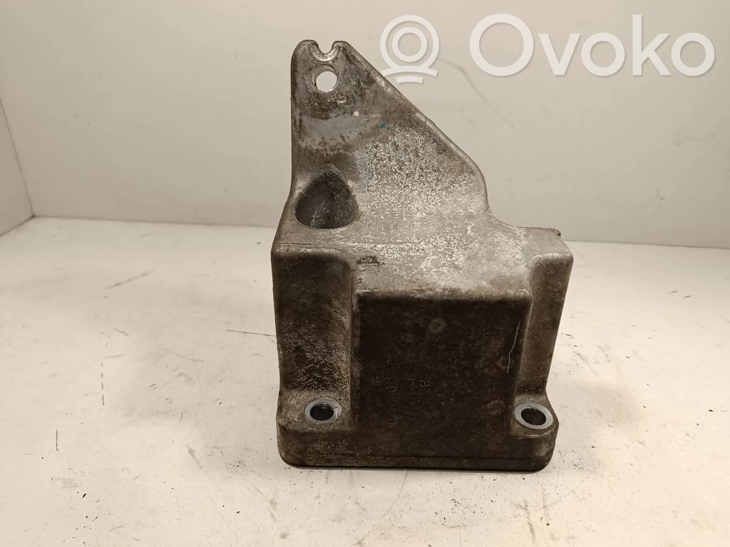 Lancia Thema Engine mounting bracket 