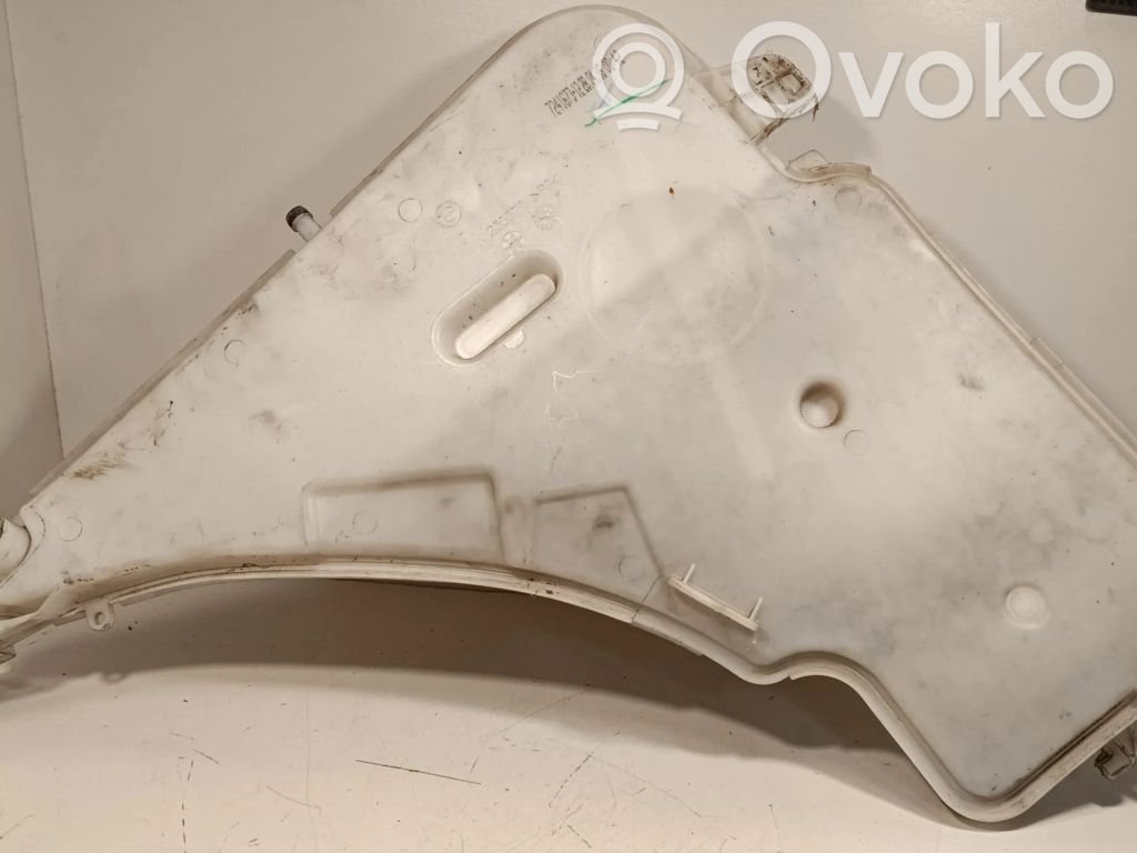BMW 1 F20 F21 Langų skysčio bakelis 