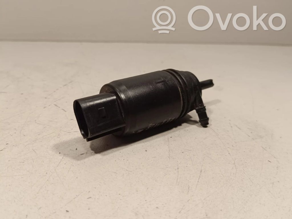 BMW 1 F20 F21 Windscreen/windshield washer pump 