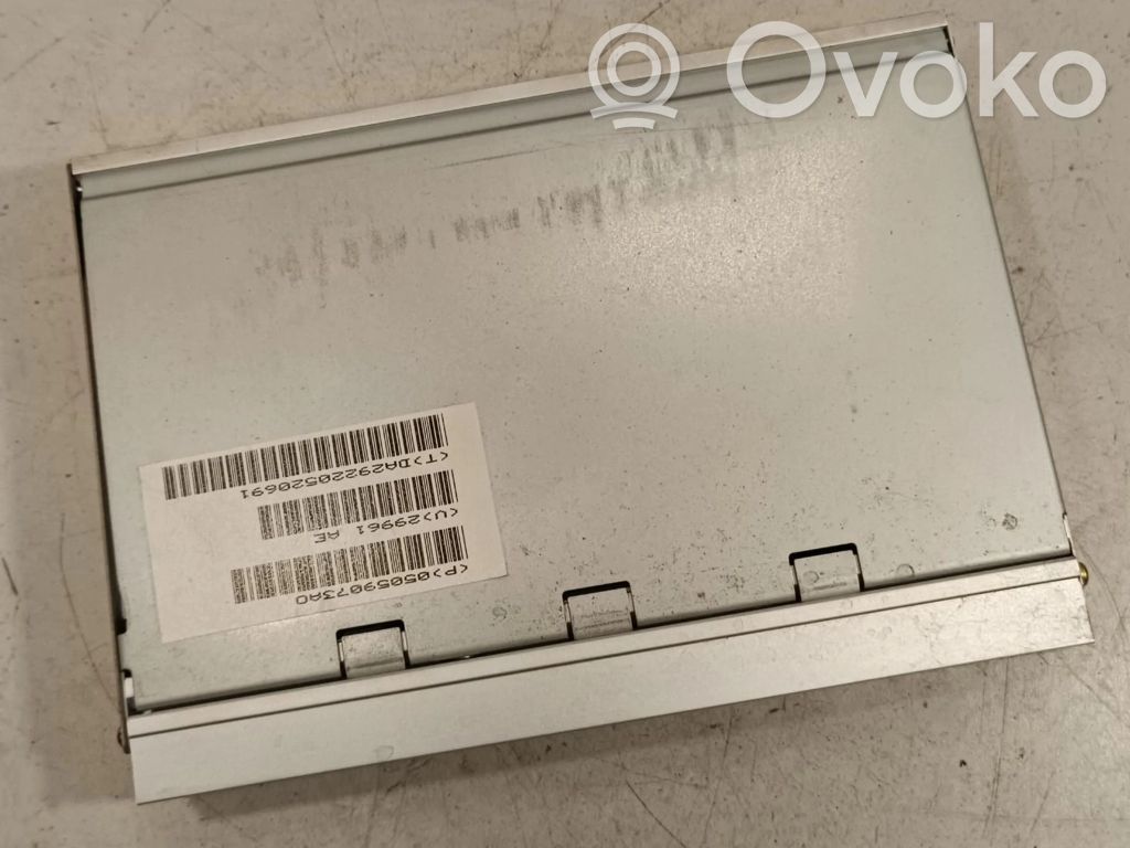 Jeep Grand Cherokee (WK) Garso stiprintuvas 