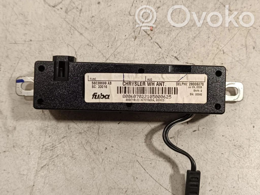 Jeep Grand Cherokee (WK) Aerial antenna amplifier 