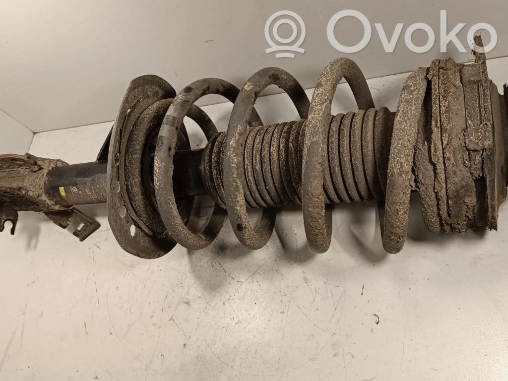 Nissan Qashqai Amortyzator osi przedniej ze sprężyną 