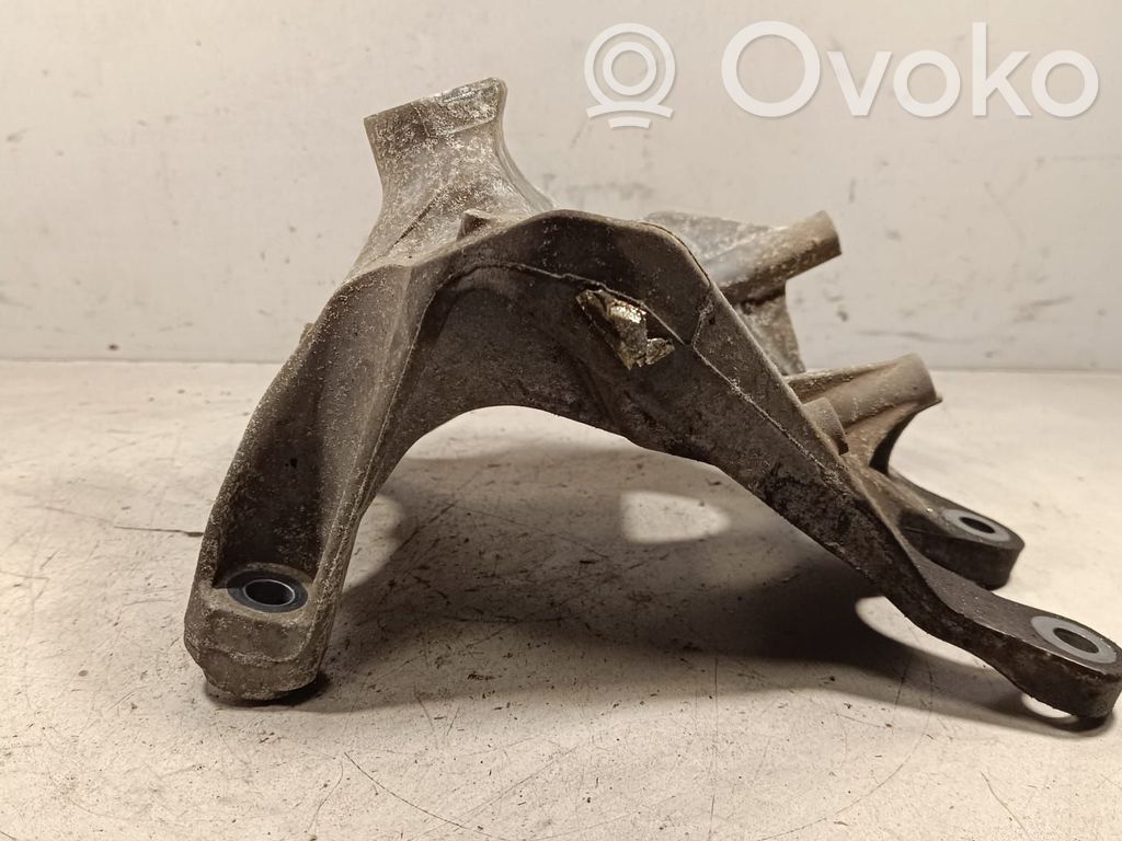 Engine mounting bracket   4M0199308