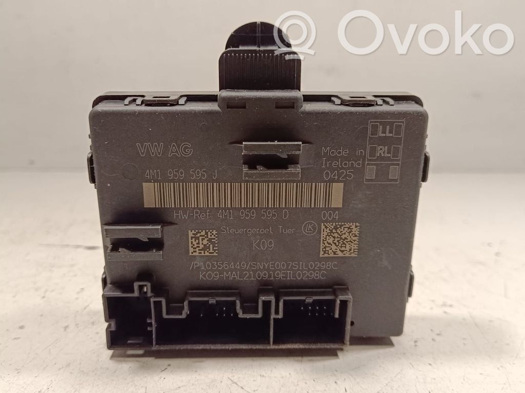 Volkswagen Touareg III Door control unit/module 