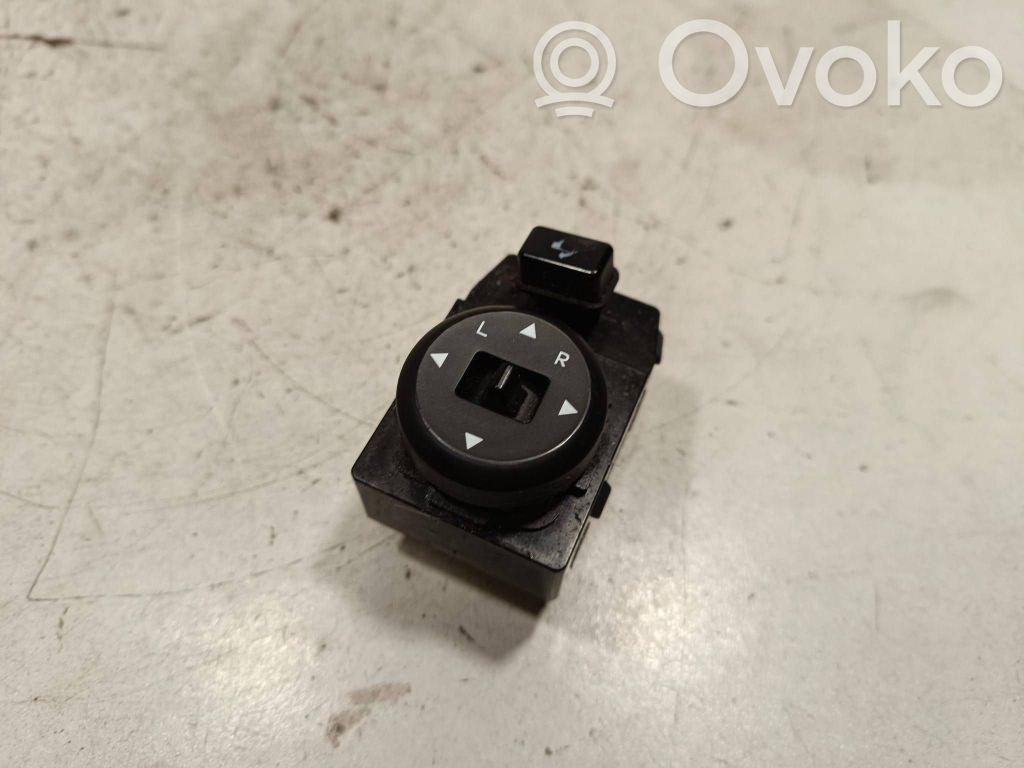 KIA Sorento Wing mirror switch 
