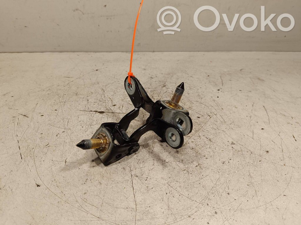 Jeep Grand Cherokee Tailgate/trunk/boot hinge 