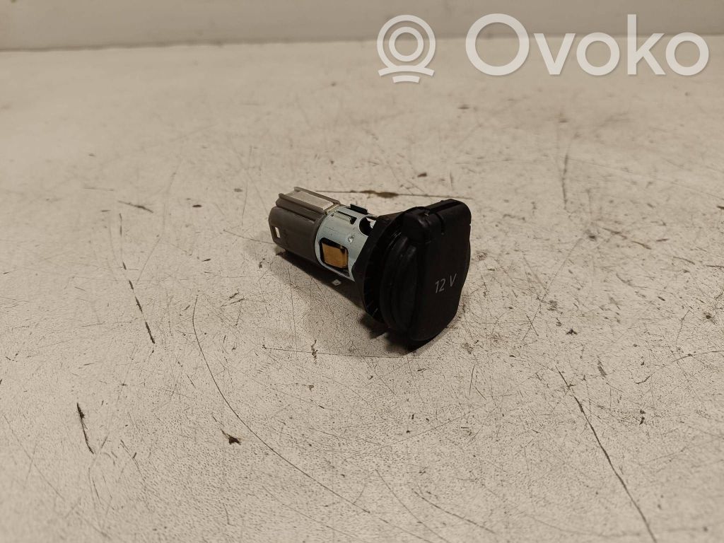 Audi A7 S7 4G 12V Steckdose vorne 