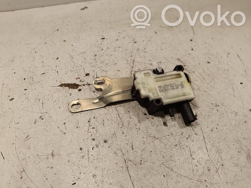 BMW X6 E71 Motorino del tappo del serbatoio del carburante 