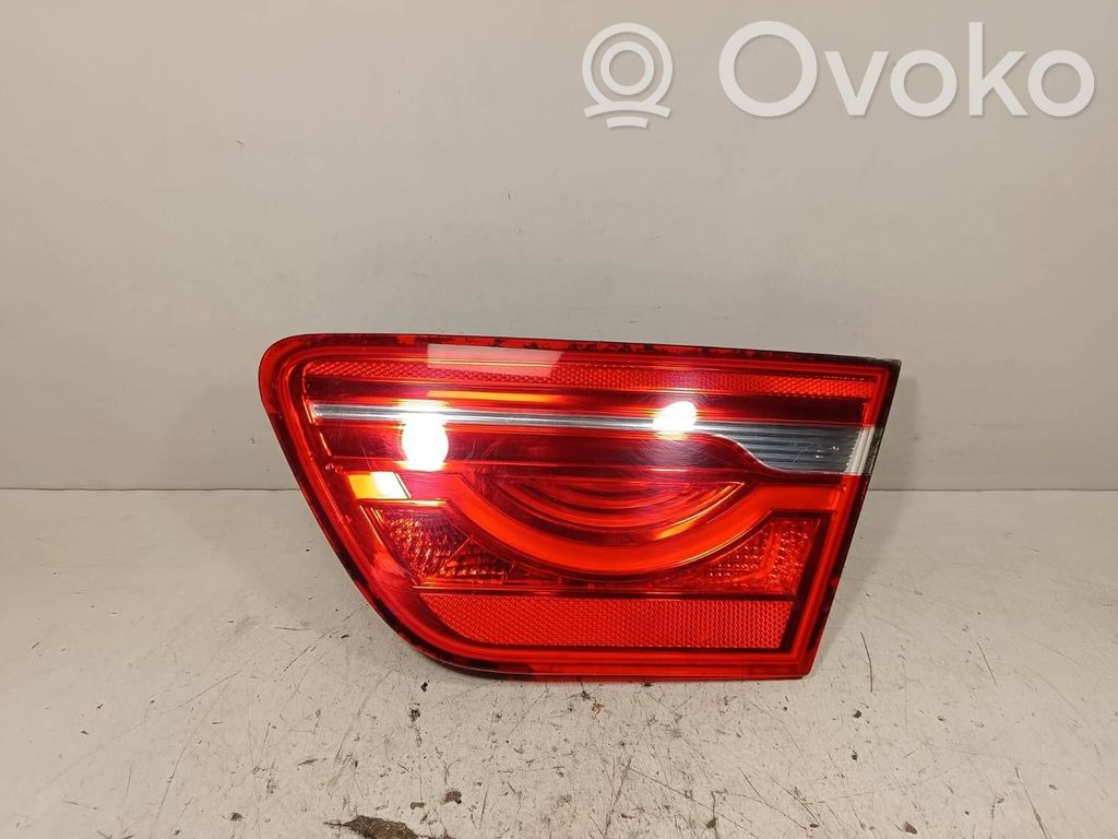 Tailgate rear/tail lights