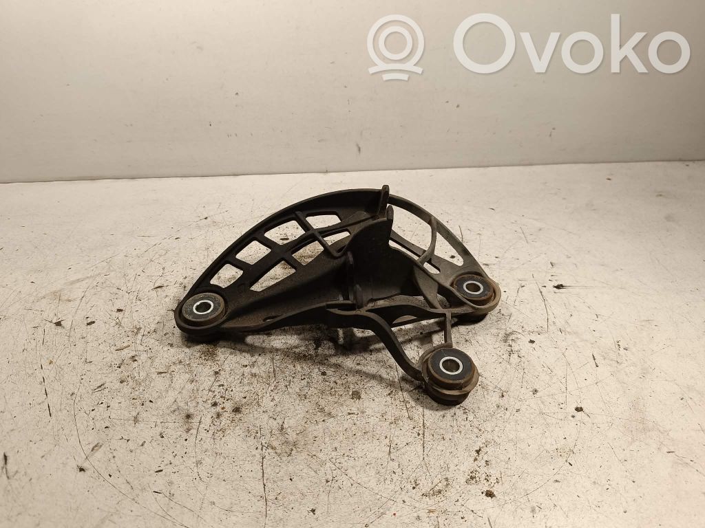 Opel Insignia B Gear shift cable bracket 