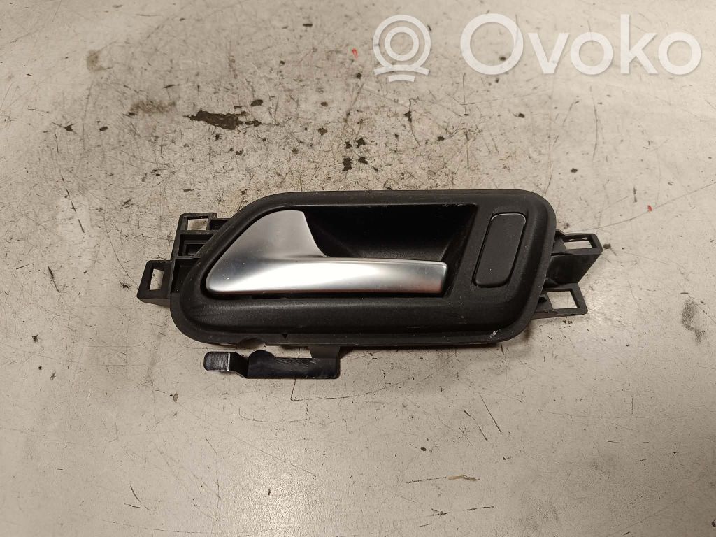 Volkswagen Amarok Klamka wewnętrzna drzwi tylnych 