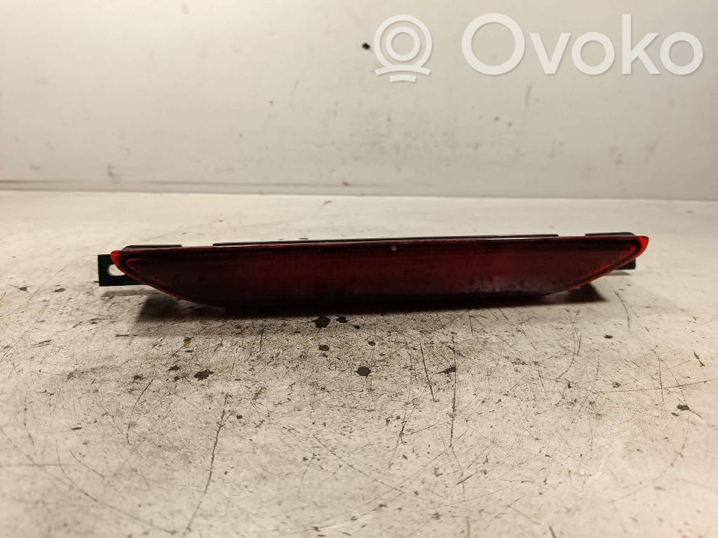 Jeep Grand Cherokee Third/center stoplight 