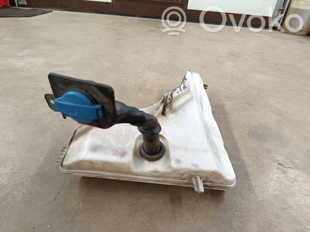 Zbiornik płynu do spryskiwaczy szyby przedniej / czołowej   4M0955453E