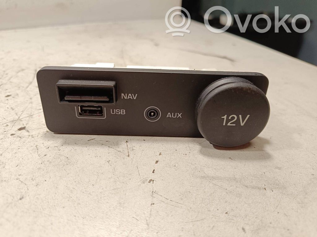 Jaguar XF X260 Enchufe conector USB 