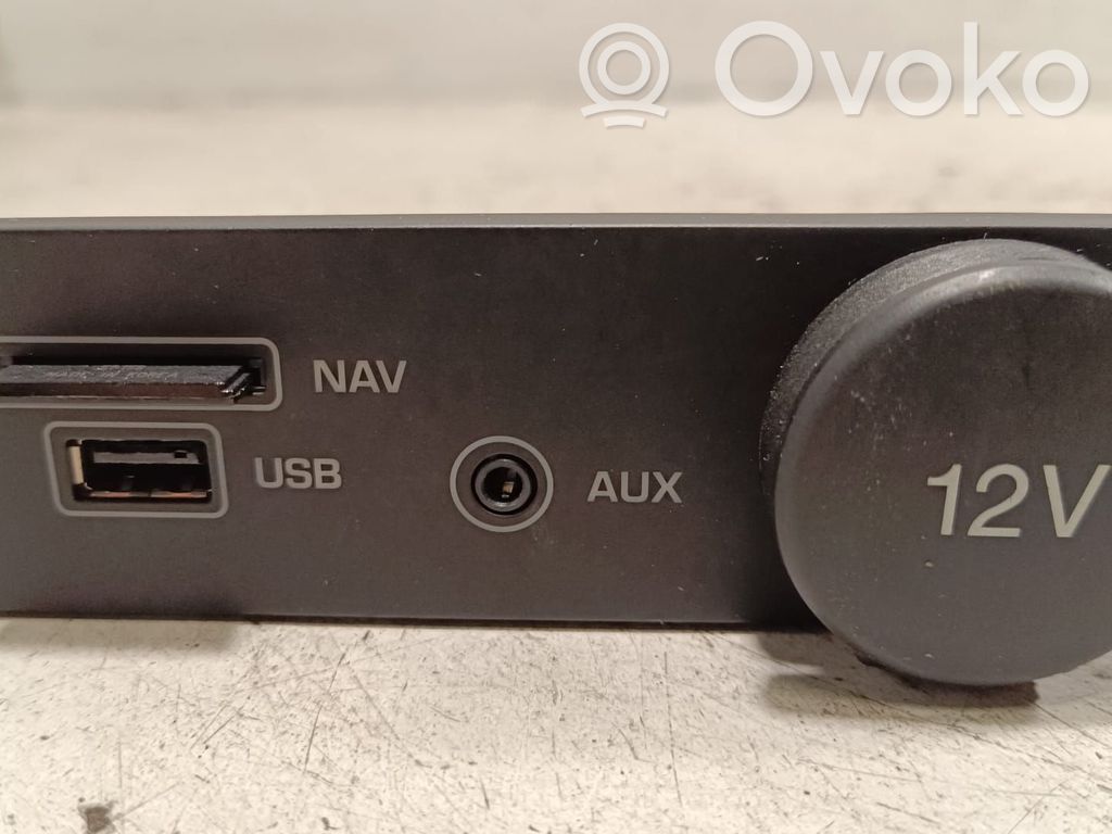 Jaguar XF X260 USB socket connector 