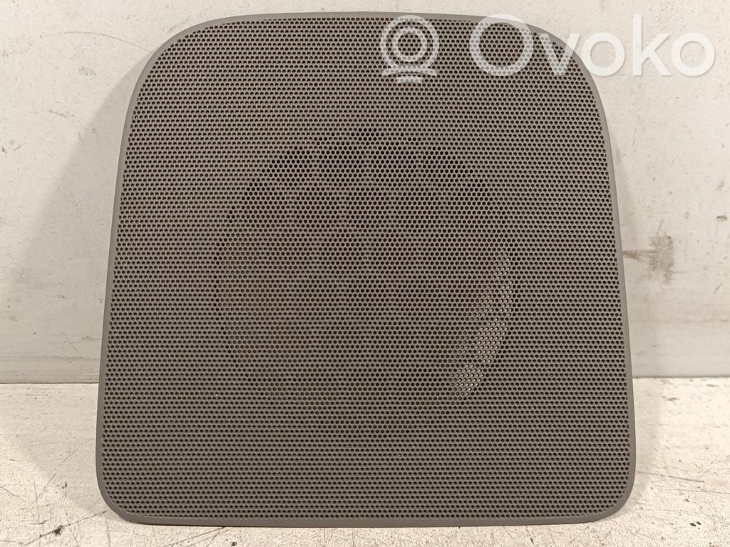 Jaguar XE Cache enceinte centrale 