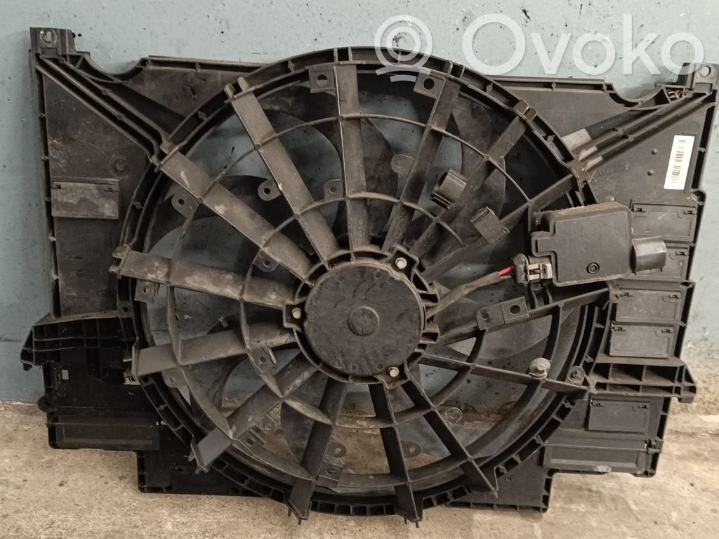 Jaguar XE Elektrinis radiatorių ventiliatorius 