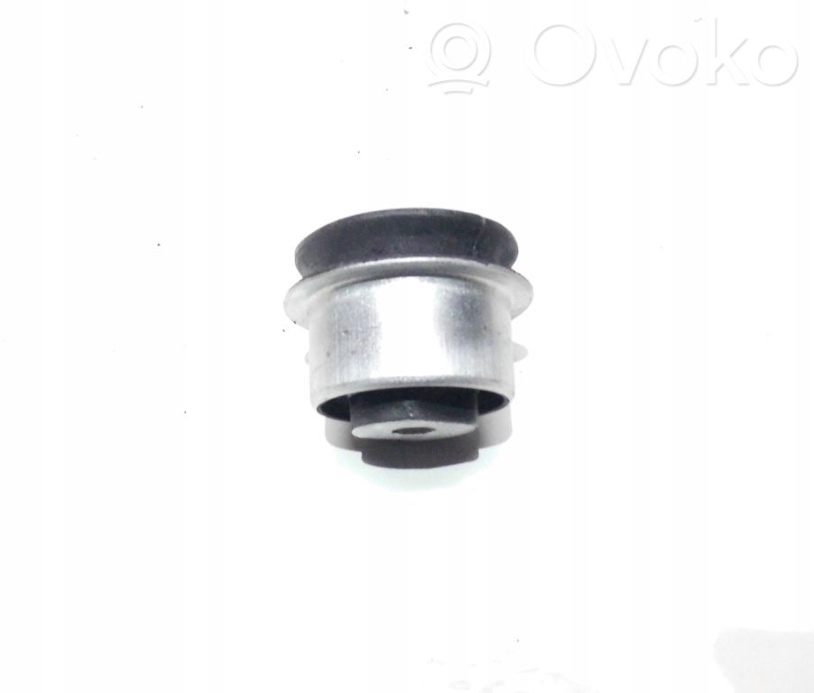 Opel Vectra B Bucșă basculă față 