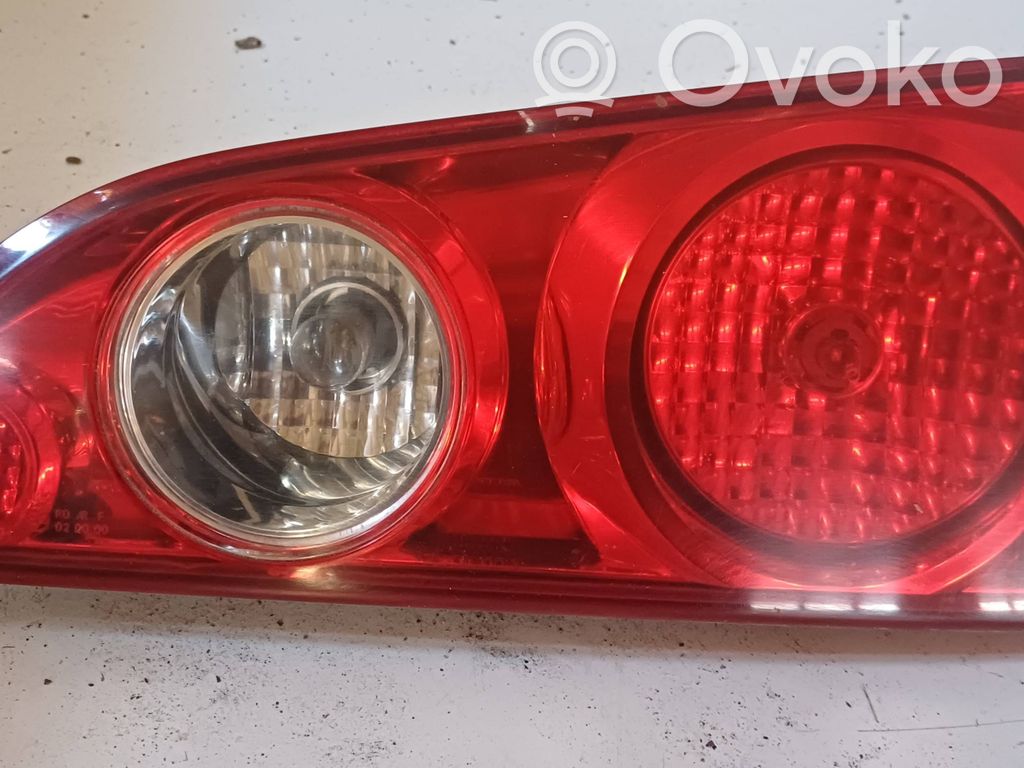 Tailgate rear/tail lights