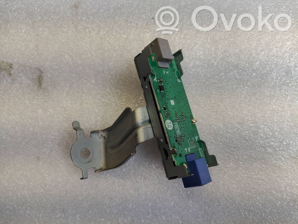 Toyota Corolla E210 E21 Antenos valdymo blokas 