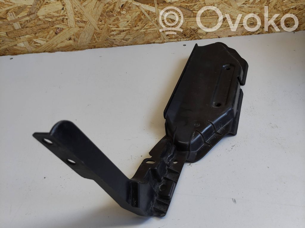Osłona chłodnicy   JK2116F037AC,AS4FA,PA66GF35